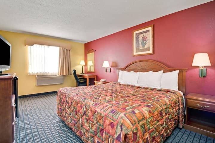 Room 5 of 13